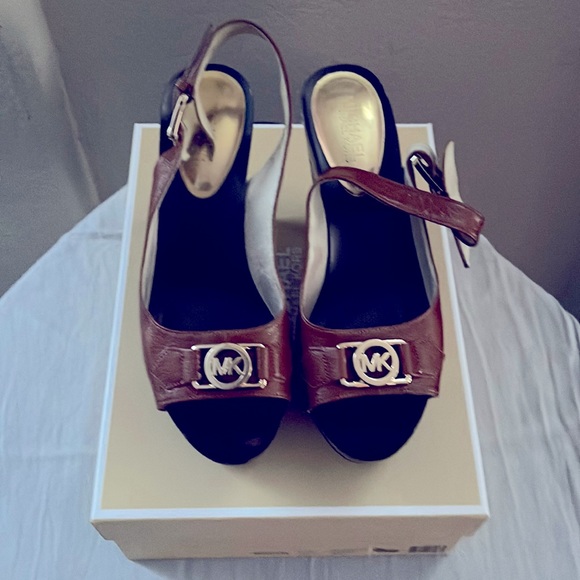 MK shoes - Picture 1 of 5